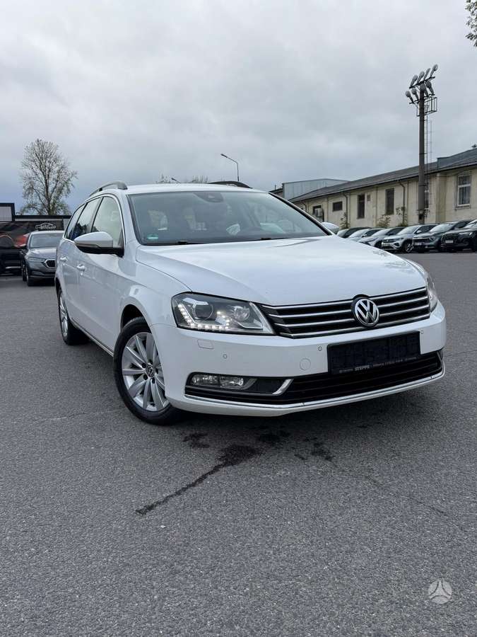 Volkswagen Passat 2014 — interior