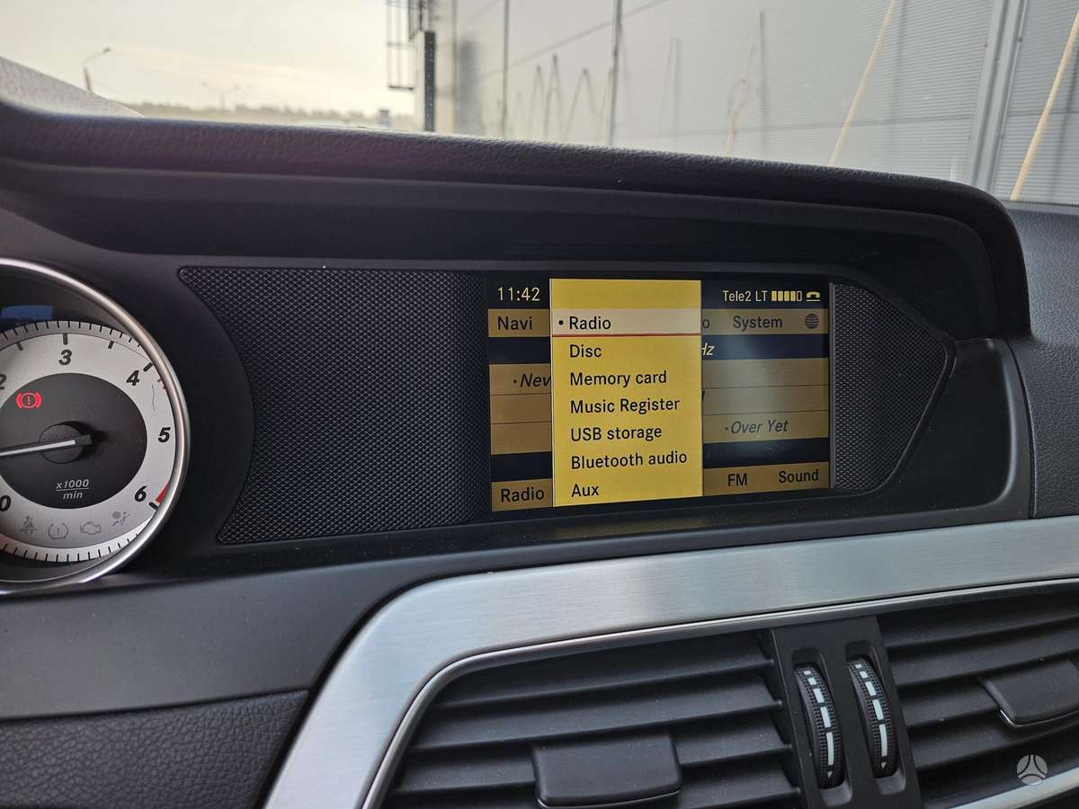 Mercedes-Benz C220 2011 — photo 10