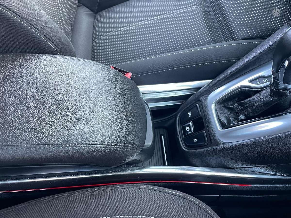 Opel Zafira 2012 — photo 17