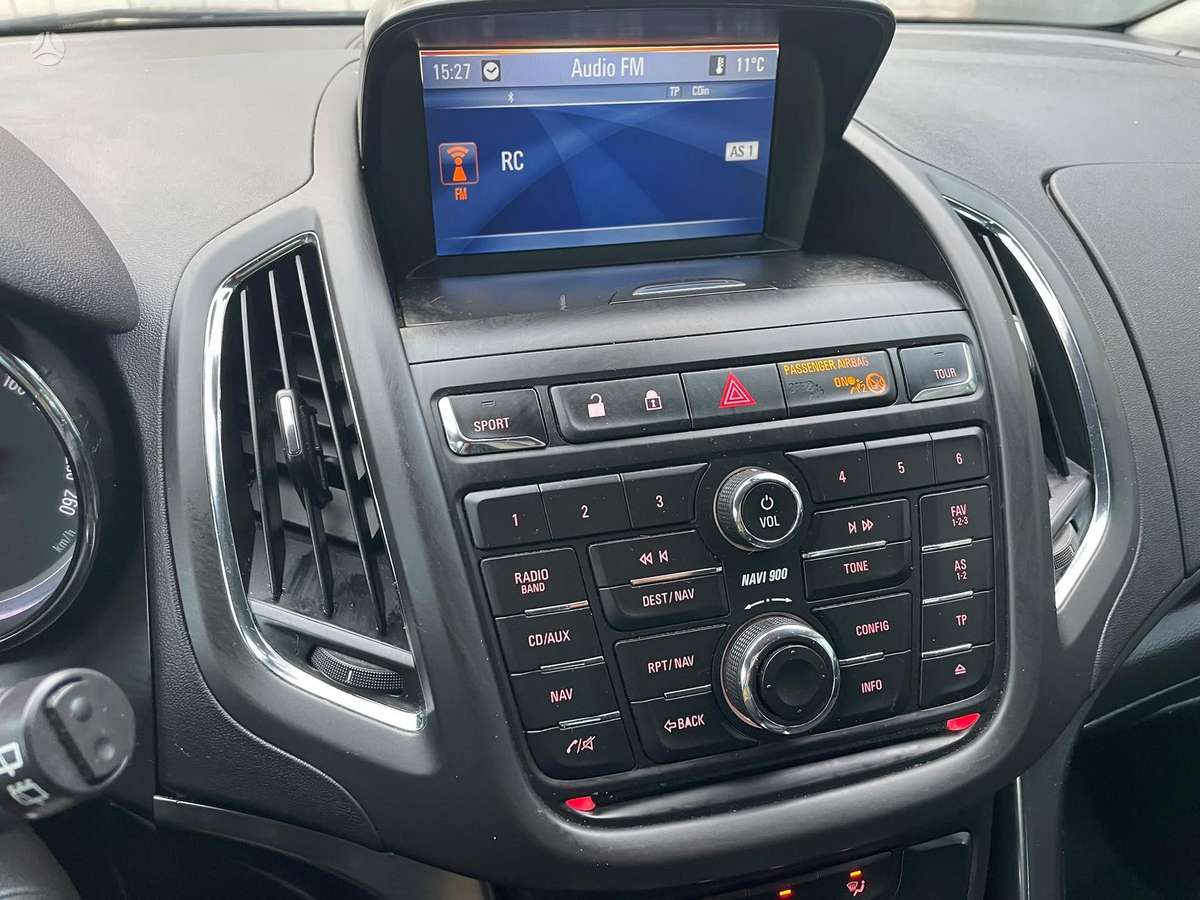 Opel Zafira 2012 — photo 18