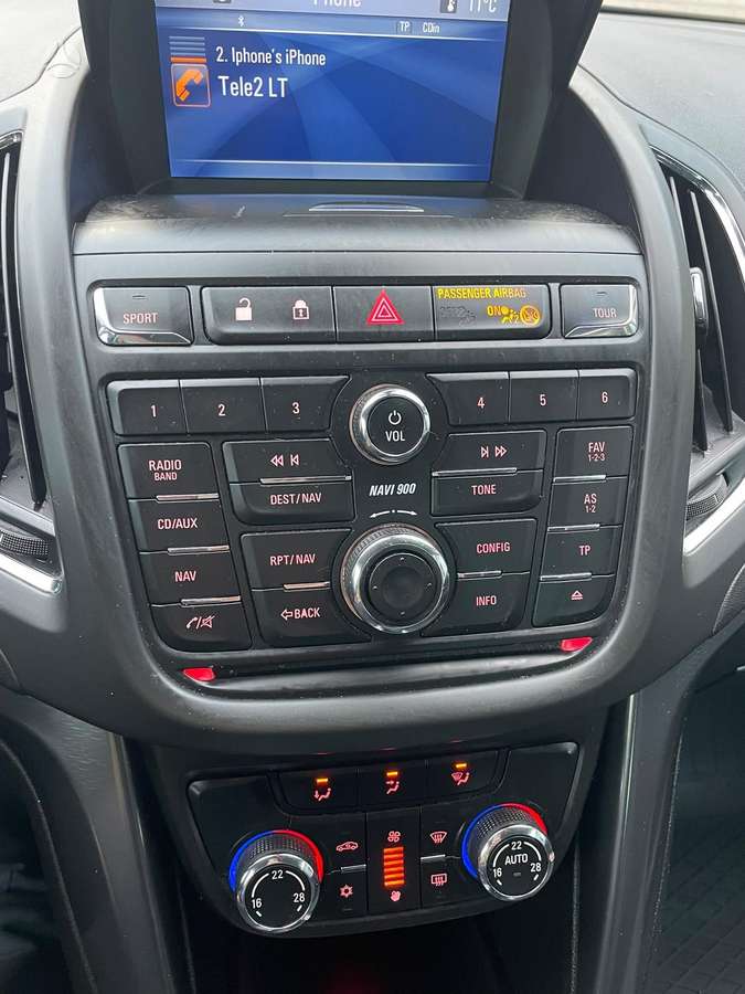 Opel Zafira 2012 — photo 20