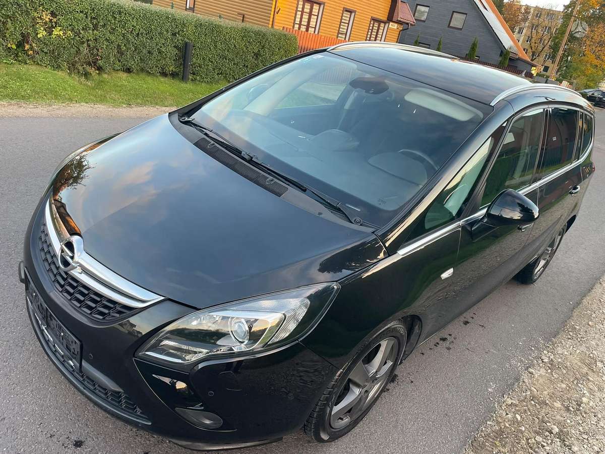 Opel Zafira 2012 — photo 27