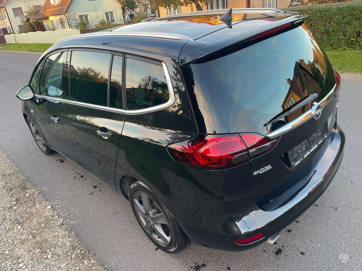 Opel Zafira 2012 — photo 29