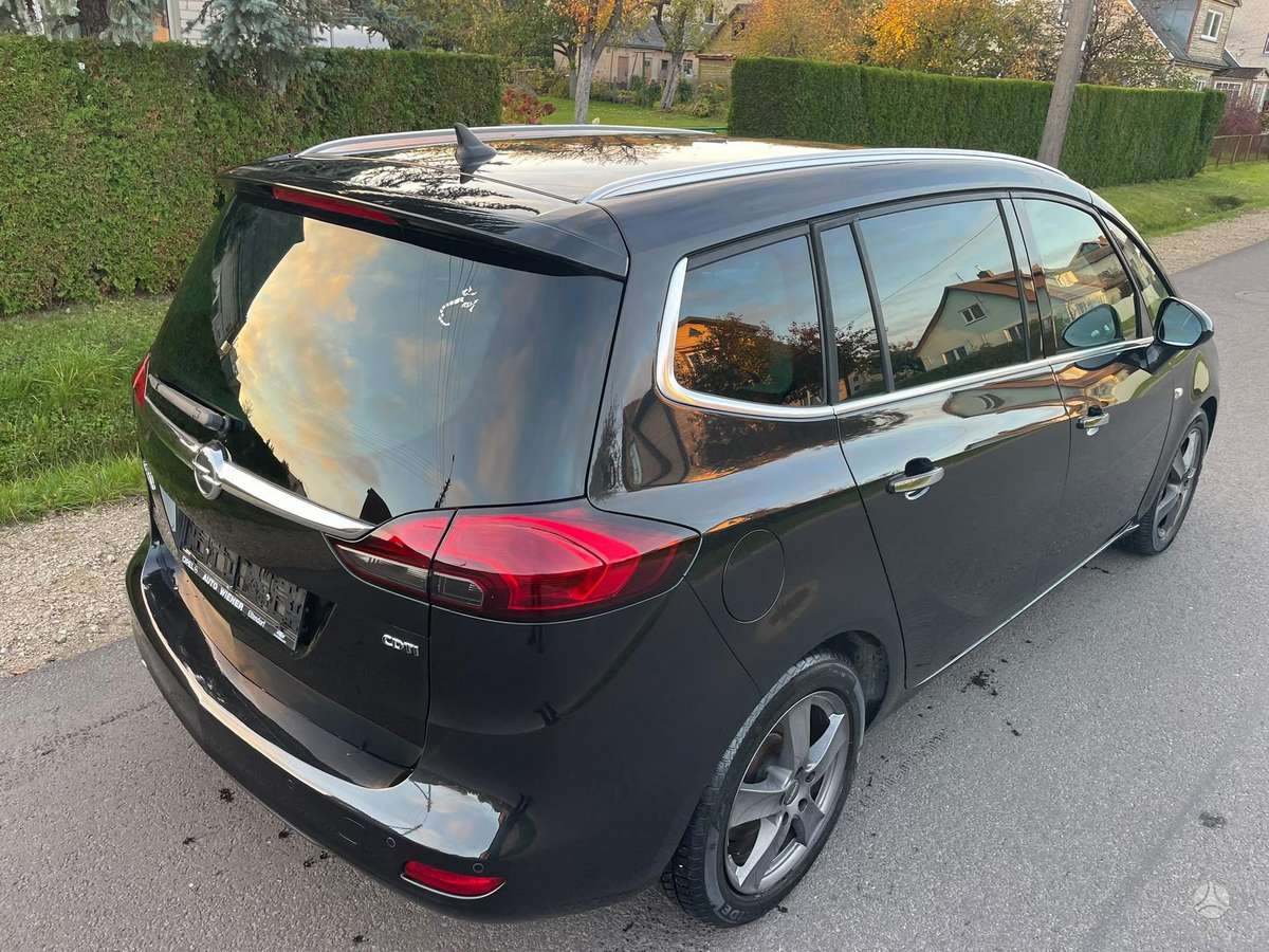 Opel Zafira 2012 — photo 30