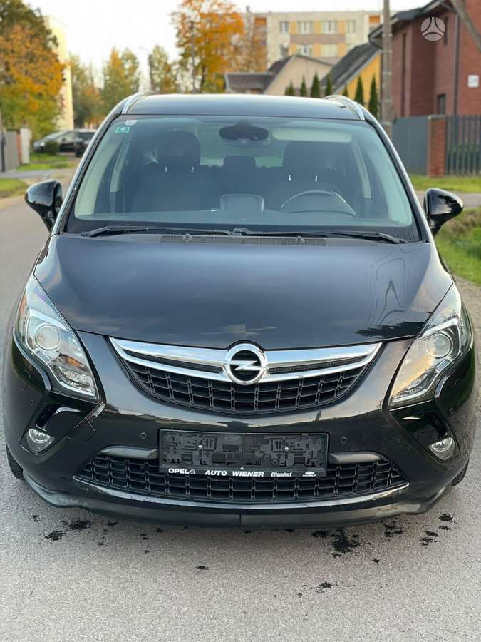 Opel Zafira 2012 — photo 31