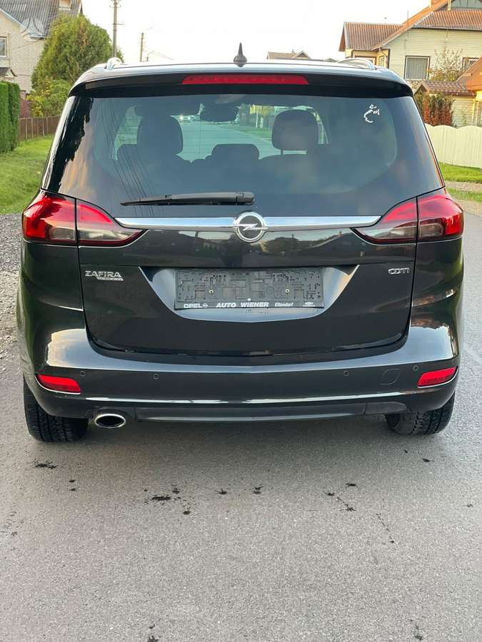 Opel Zafira 2012 — photo 32
