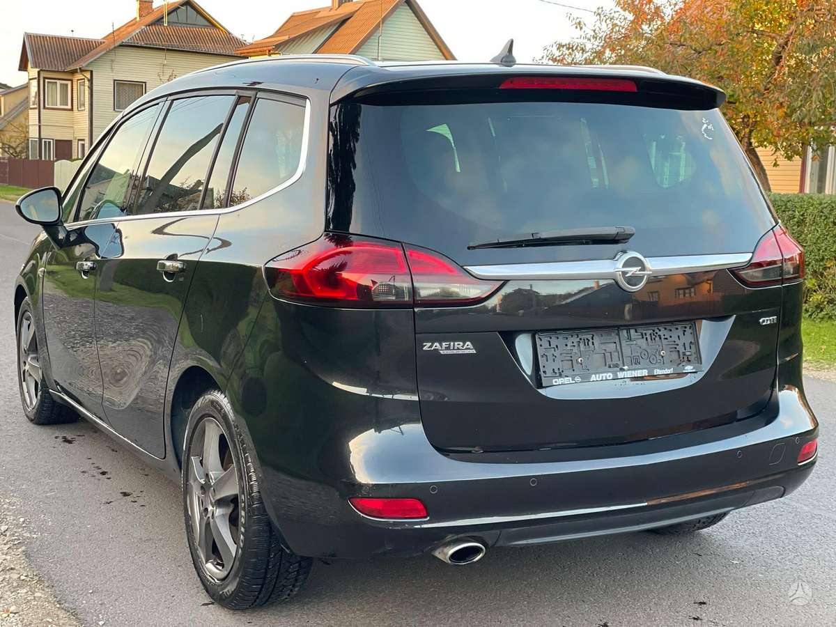 Opel Zafira 2012 — engine 2000 cm³