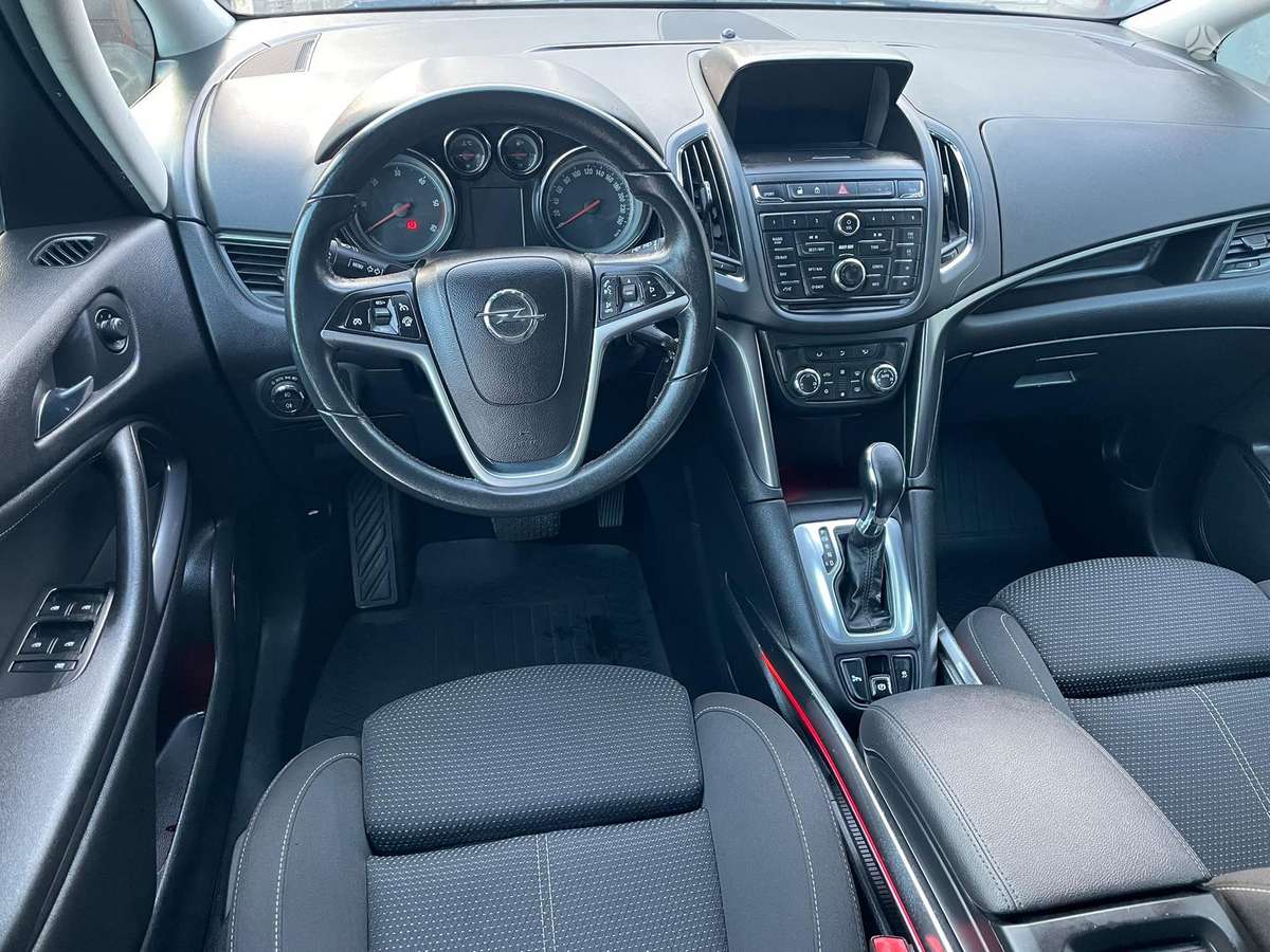 Opel Zafira 2012 — photo 5