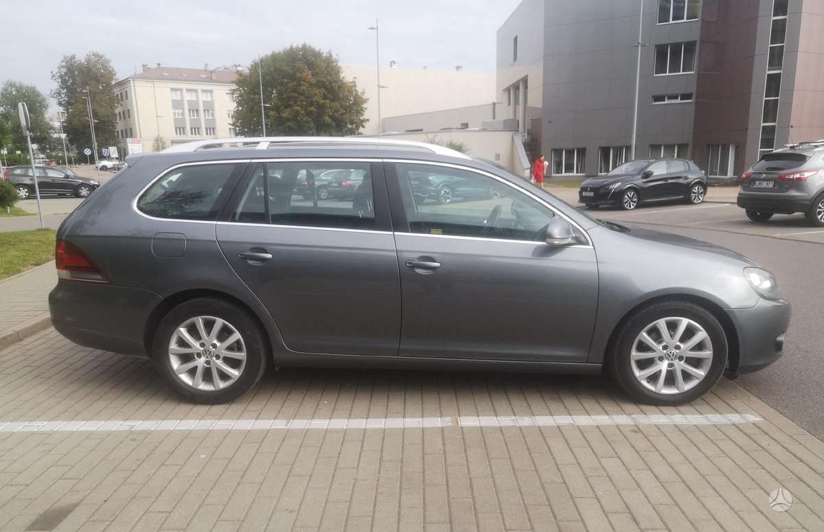 Volkswagen Golf 2010 — двигун 1598 cm³, 105 HP (77kW)