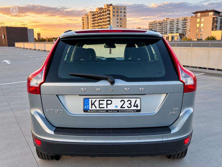 Volvo XC60 2009 — photo 12