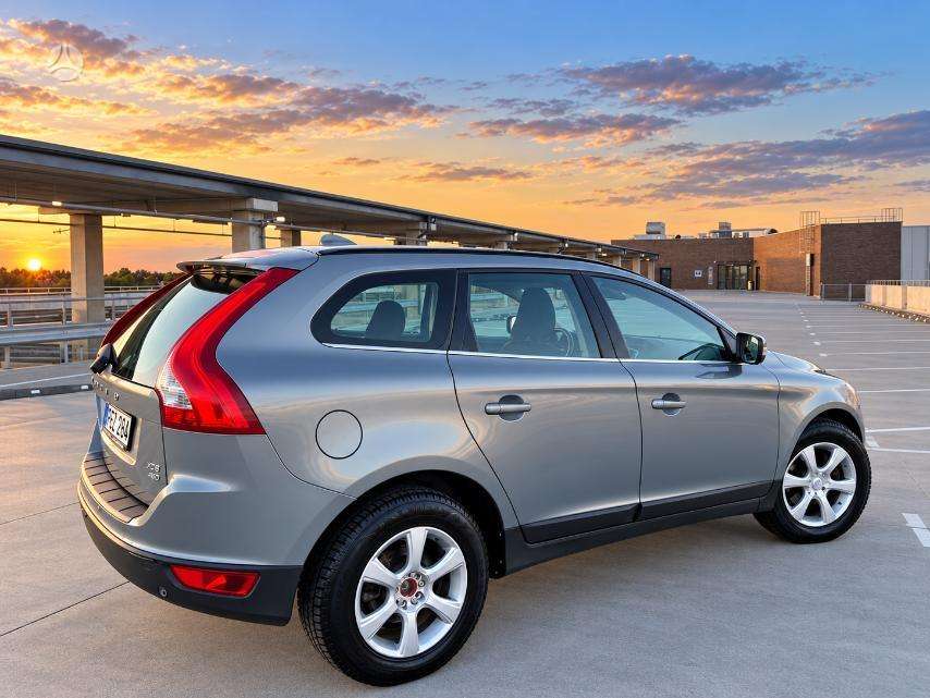 Volvo XC60 2009 — photo 16