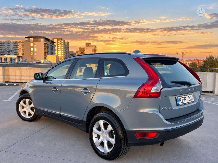 Volvo XC60 2009 — rear view