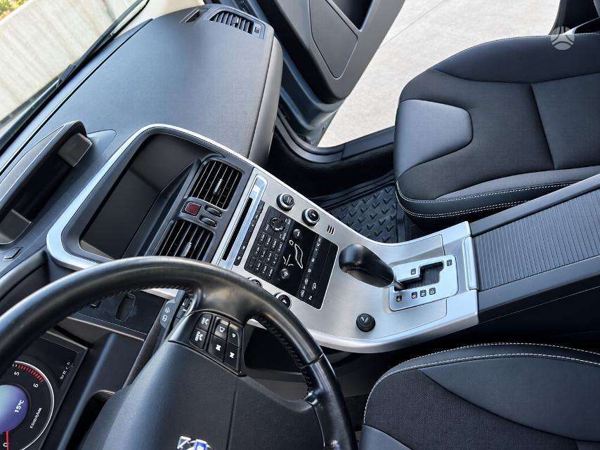 Volvo XC60 2009 — photo 21