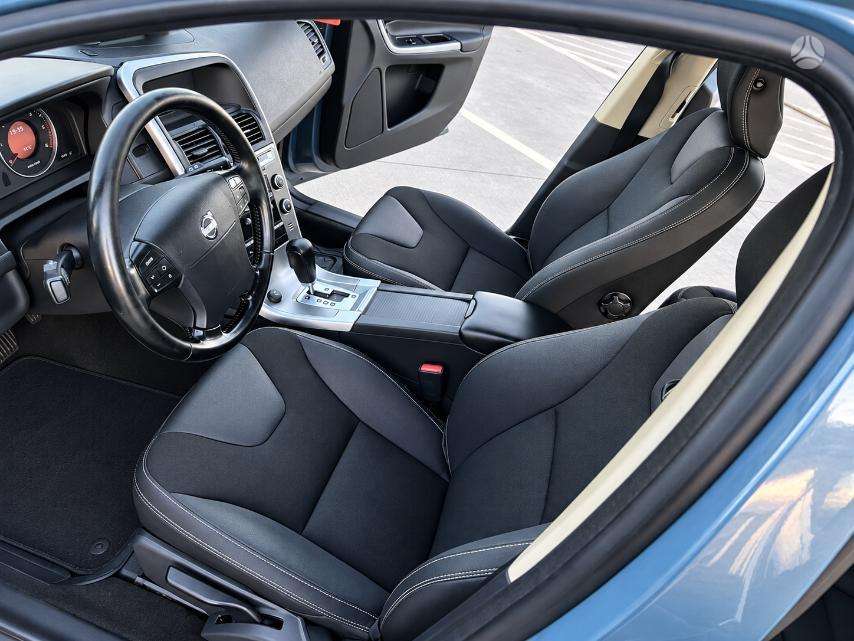 Volvo XC60 2009 — photo 23