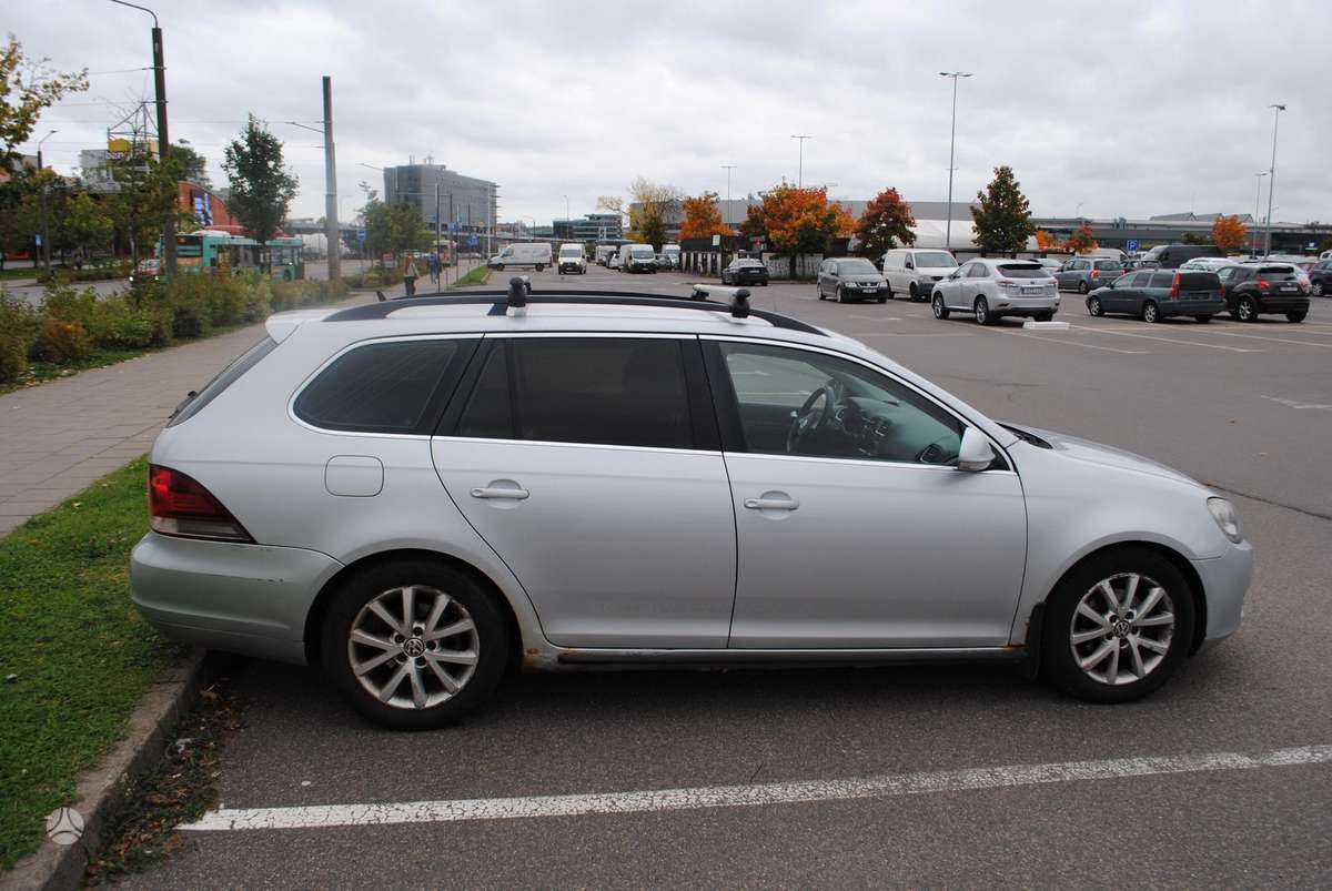 Volkswagen Golf 2010 — photo 11