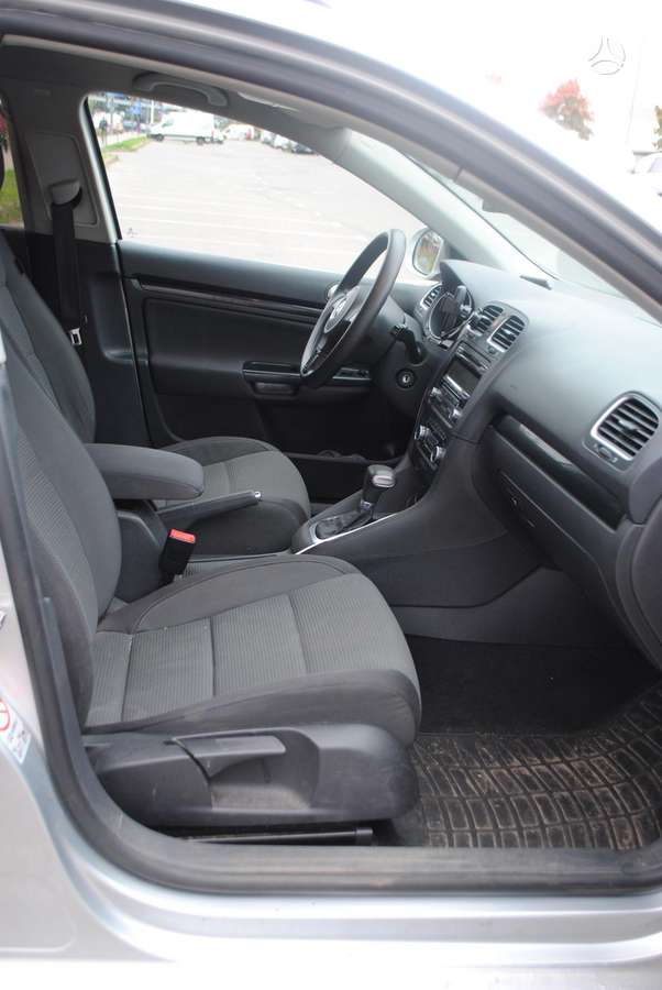 Volkswagen Golf 2010 — photo 16