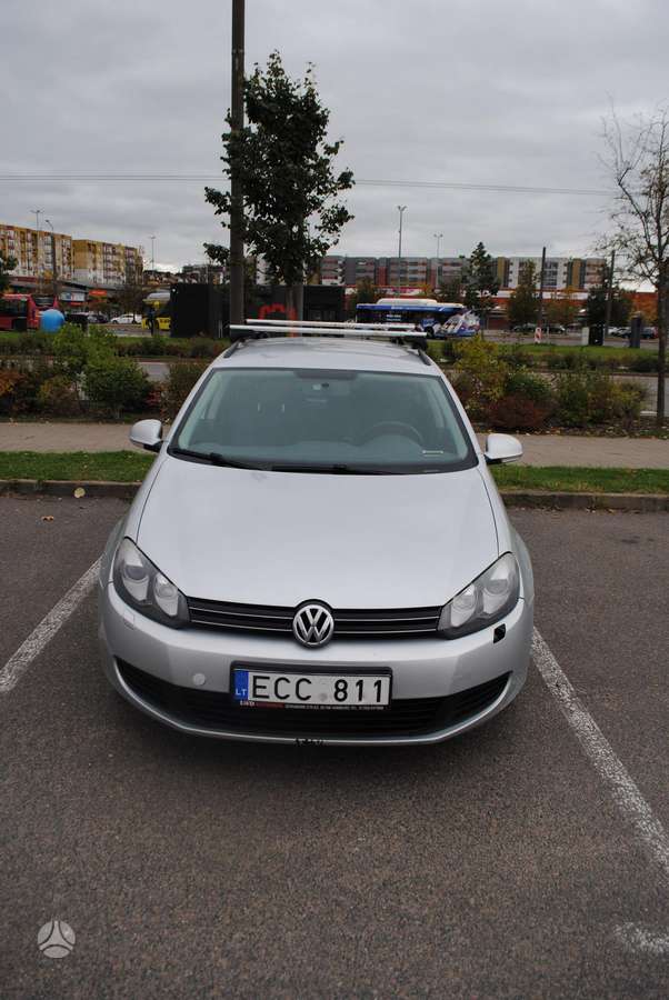 Volkswagen Golf 2010 — rear view
