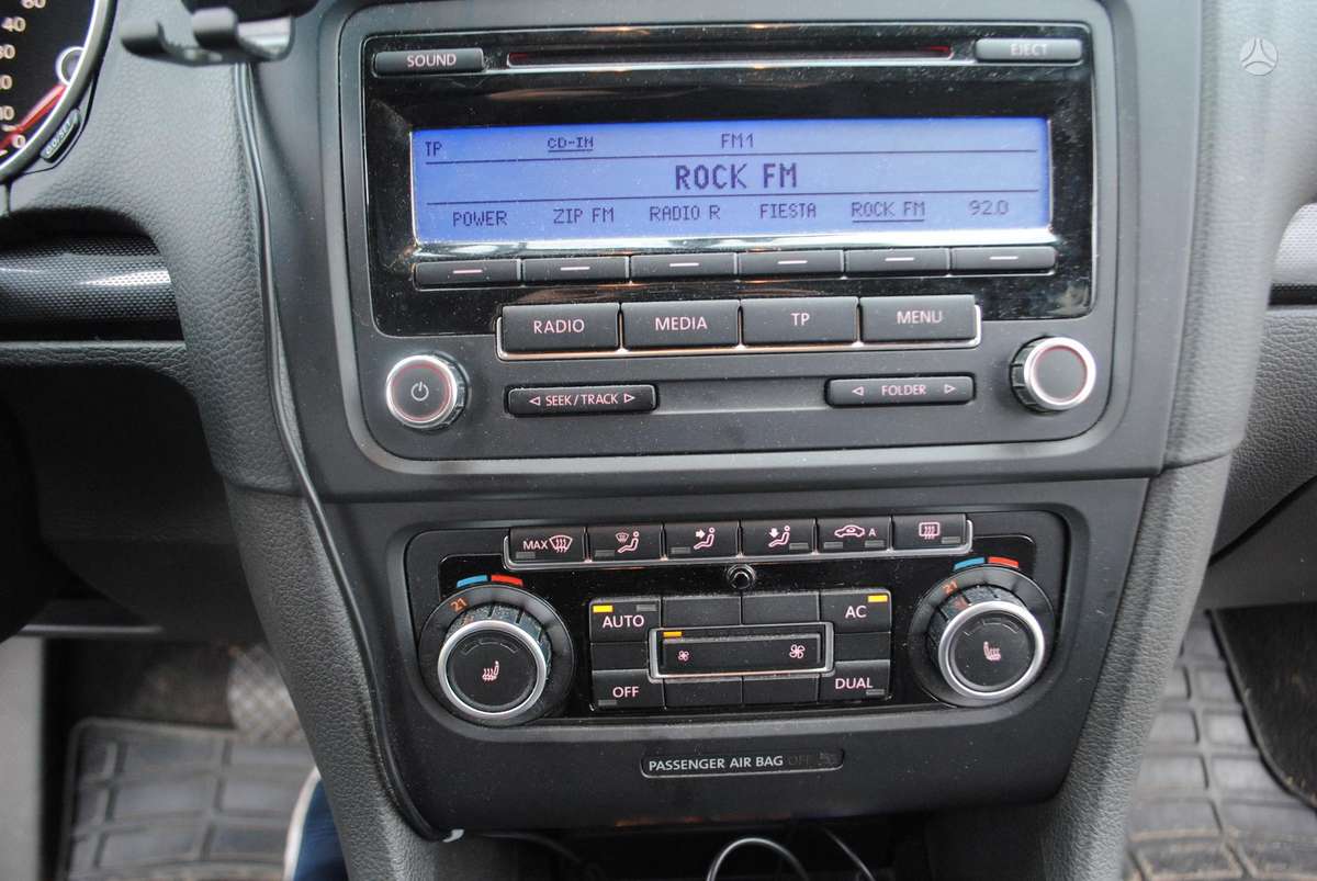 Volkswagen Golf 2010 — photo 21