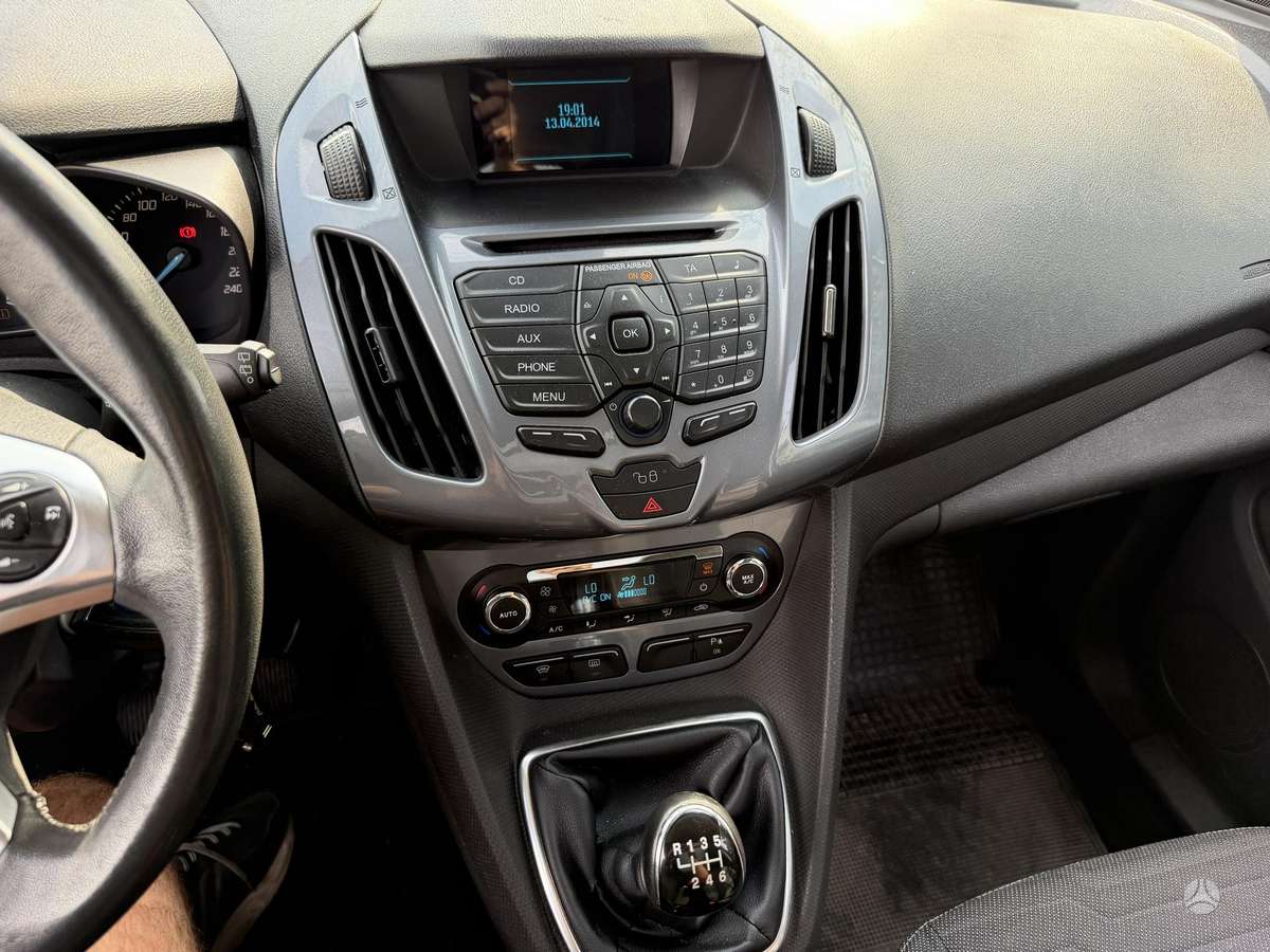 Ford Tourneo 2015 — фото 12