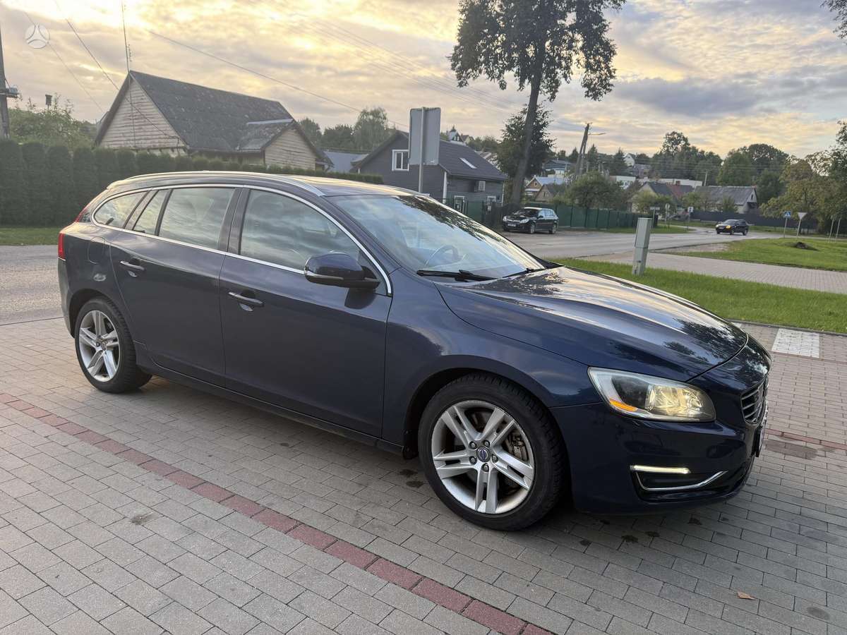 Volvo V60 2014 — photo 10