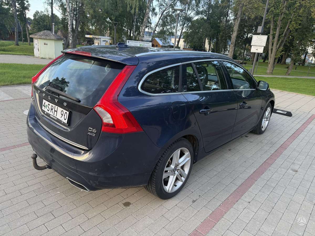 Volvo V60 2014 — photo 12