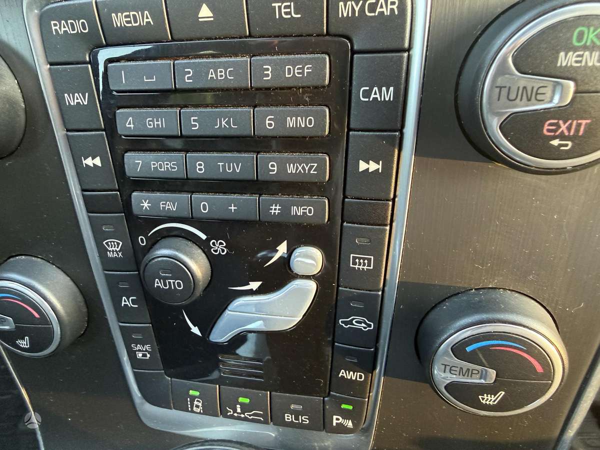 Volvo V60 2014 — interior