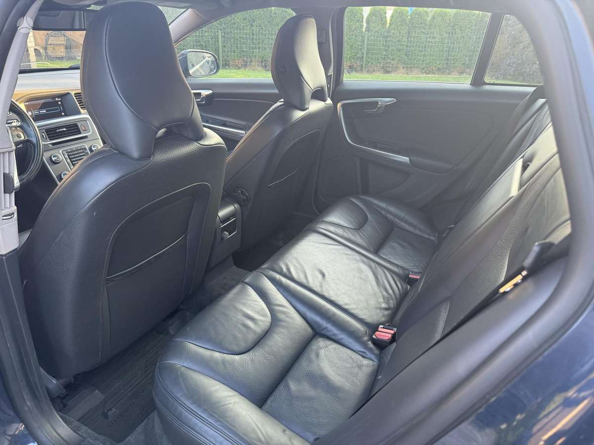 Volvo V60 2014 — photo 30