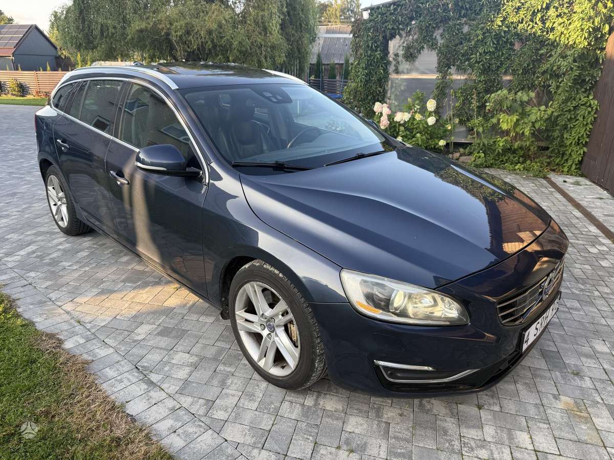 Volvo V60 2014 — photo 32