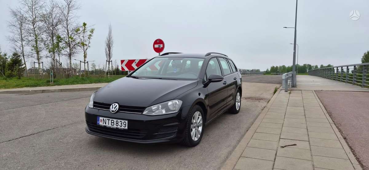 Volkswagen Golf 2014 — вигляд ззаду