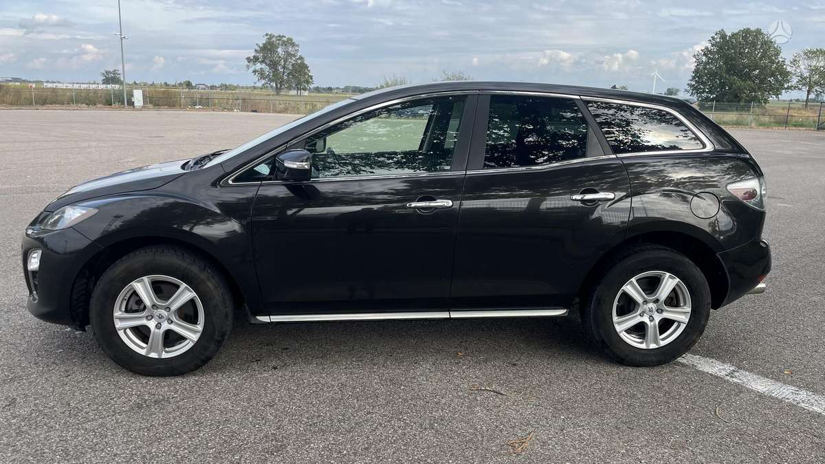Mazda CX-7 2011 — rear view