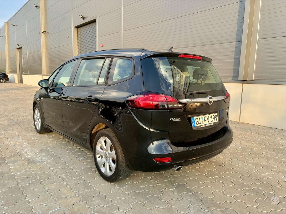 Opel Zafira 2015 — photo 6