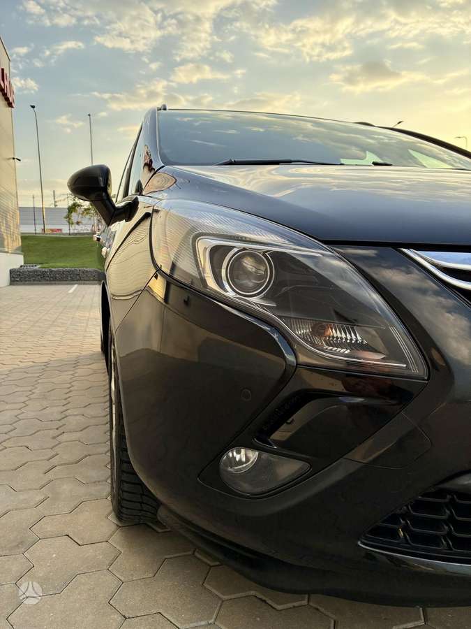 Opel Zafira 2015 — photo 8