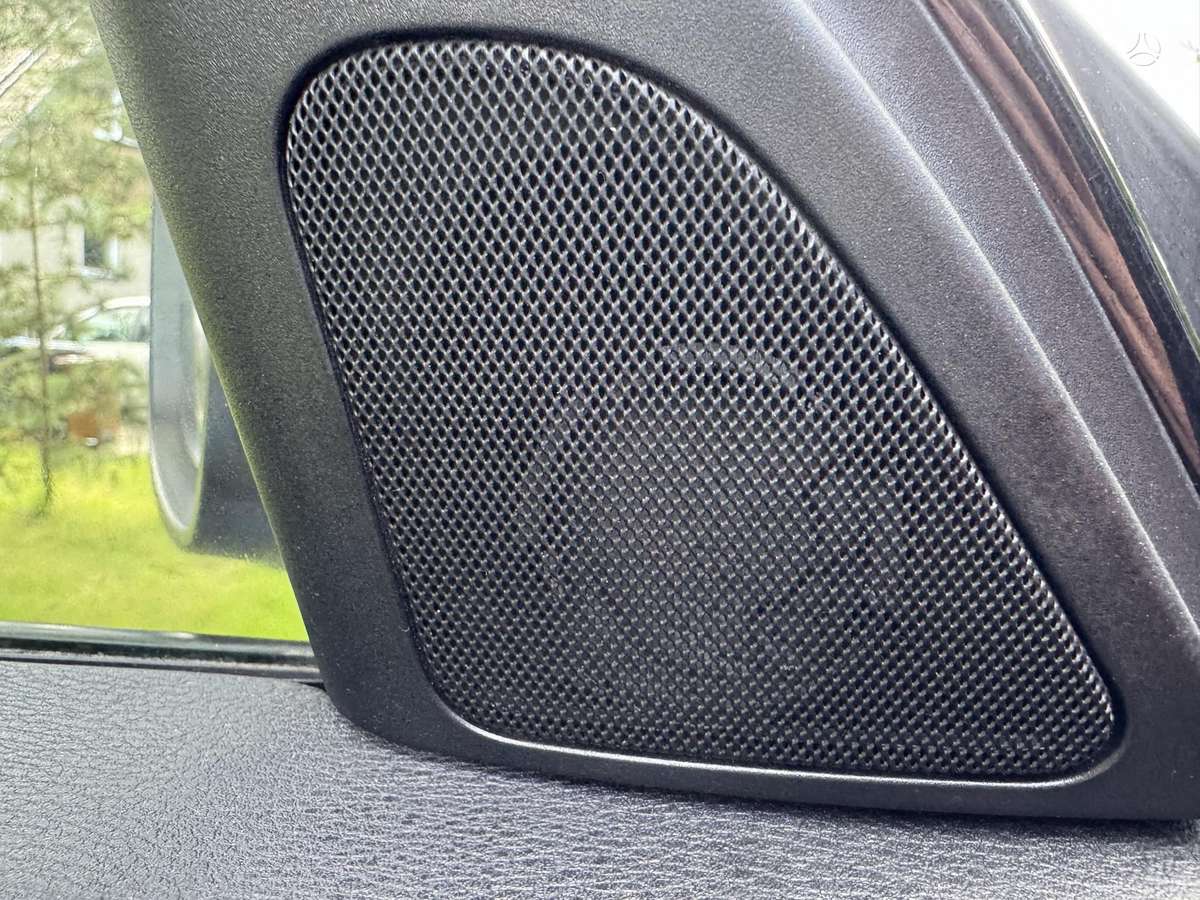 BMW X1 2011 — photo 11