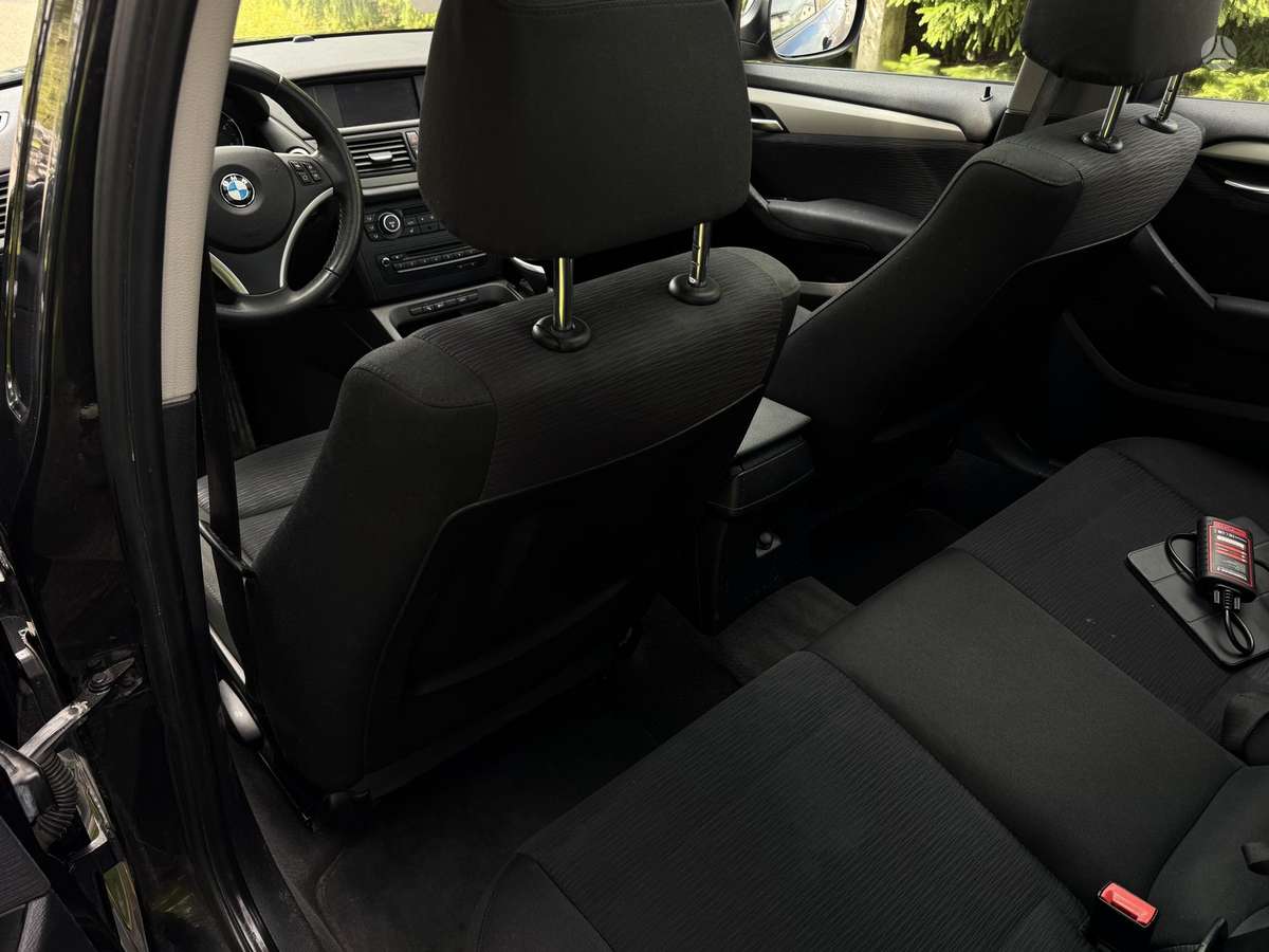 BMW X1 2011 — photo 7