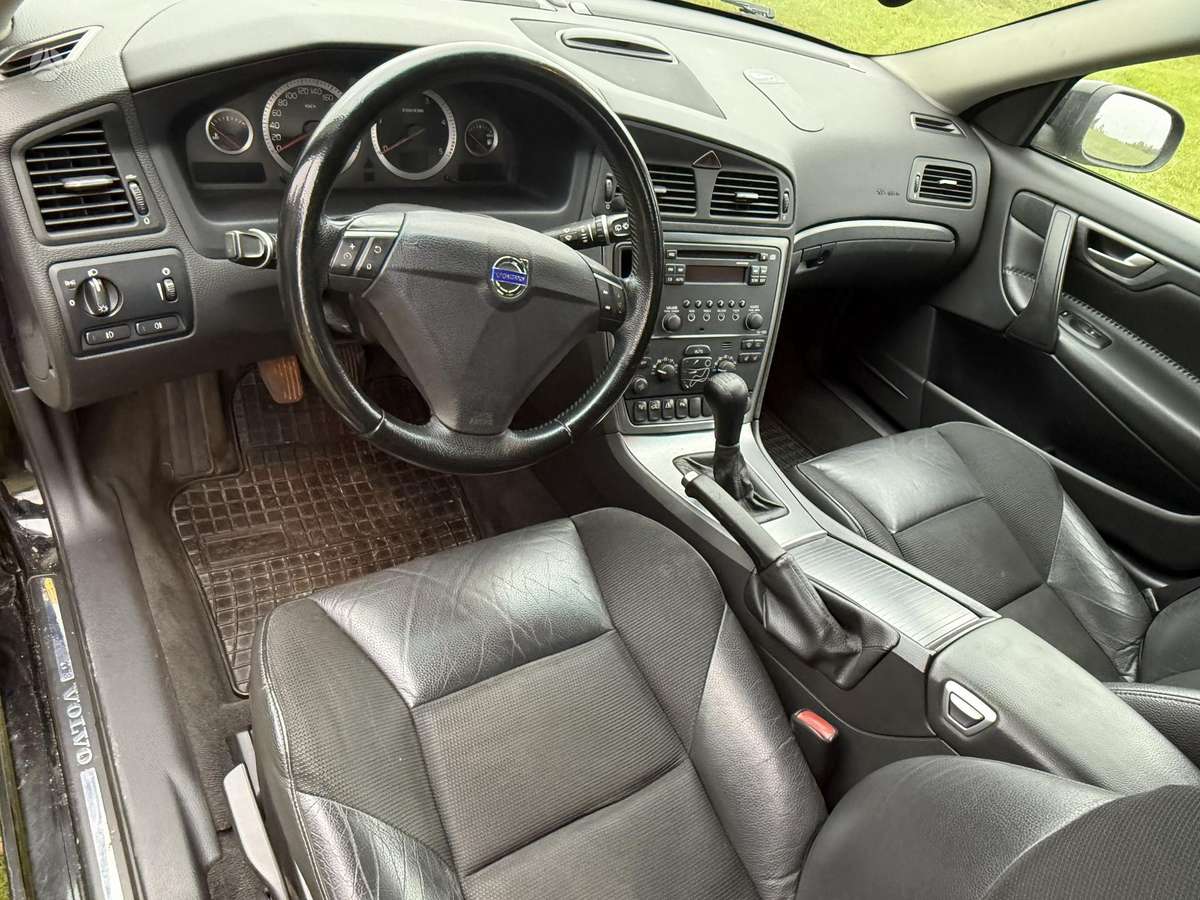 Volvo V70 2006 — photo 10