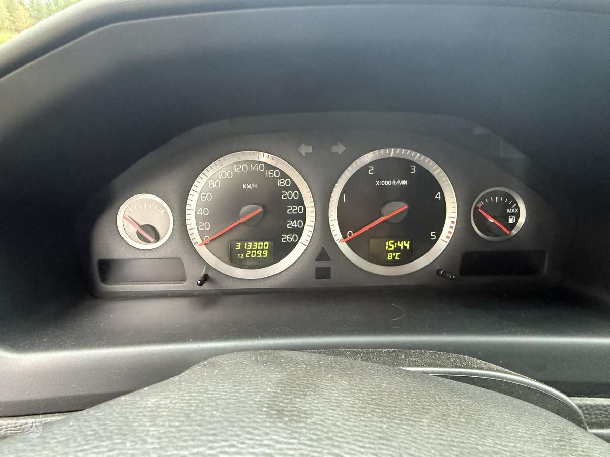 Volvo V70 2006 — photo 11