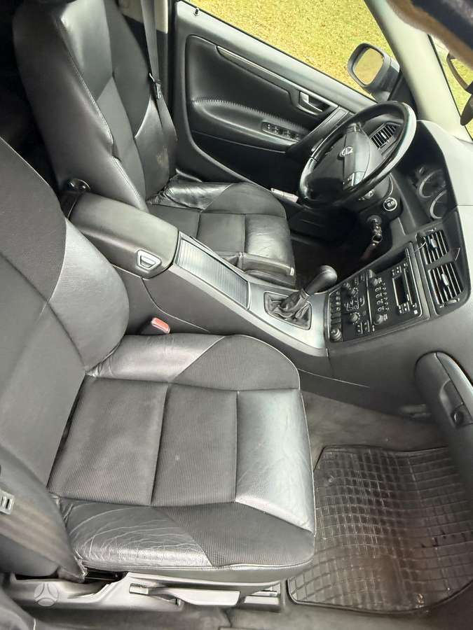Volvo V70 2006 — photo 13