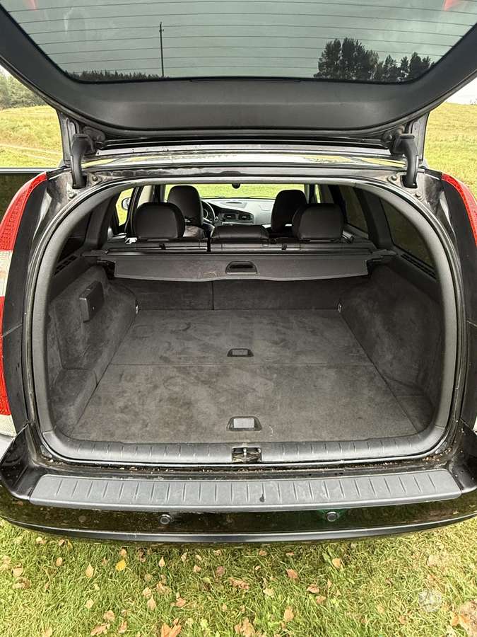 Volvo V70 2006 — photo 18