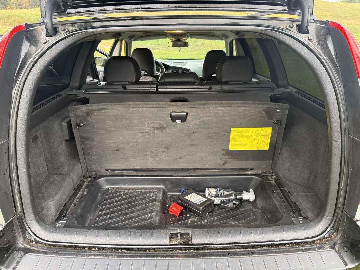 Volvo V70 2006 — photo 24