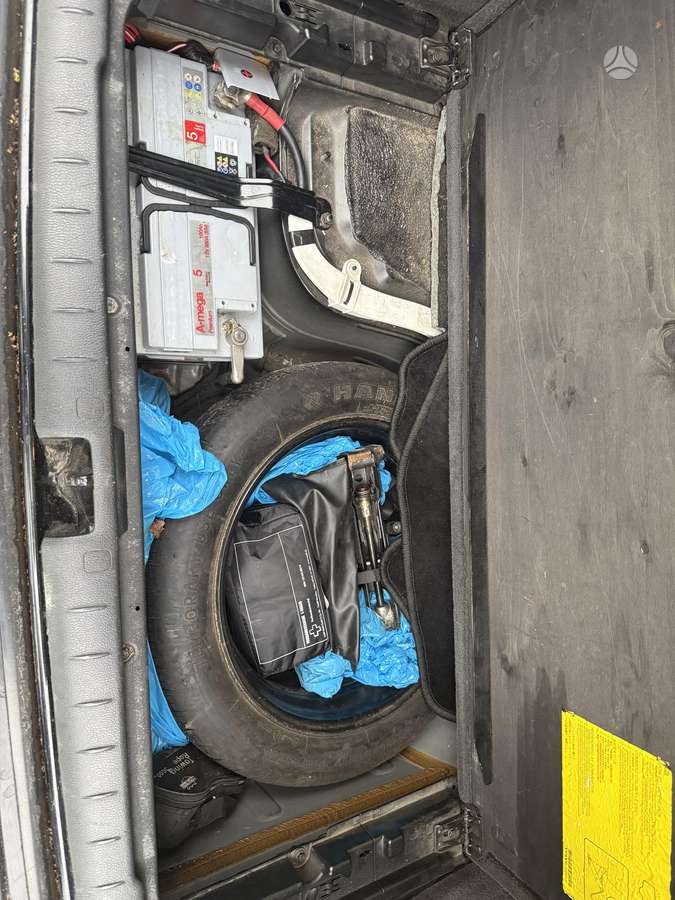 Volvo V70 2006 — photo 25