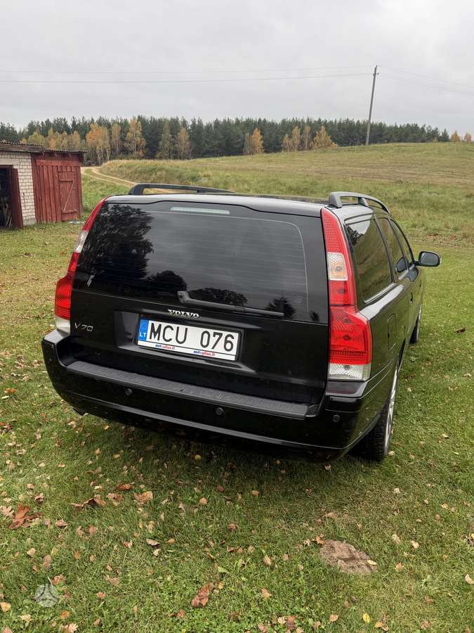 Volvo V70 2006 — interior