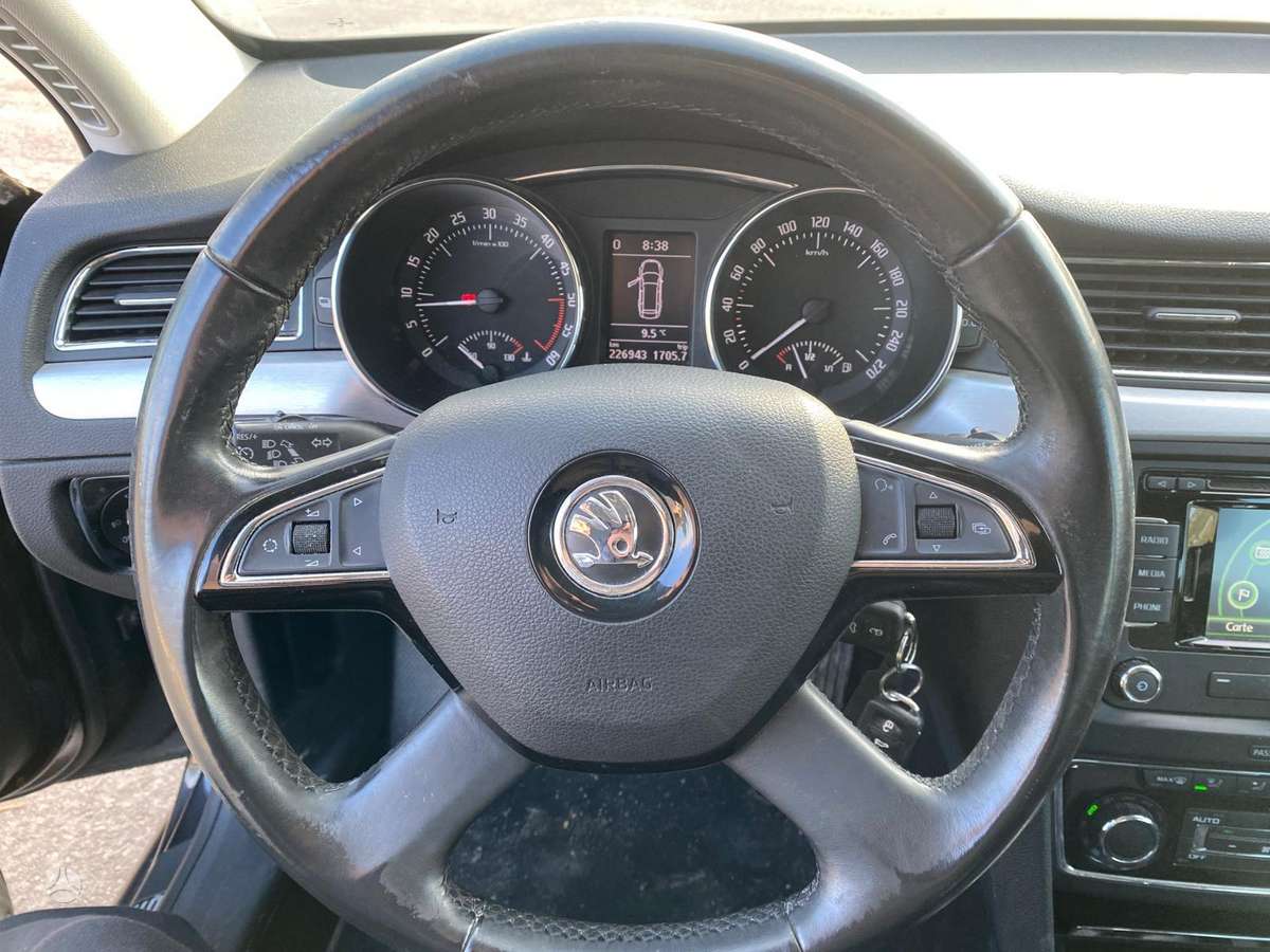 Skoda Superb 2014 — photo 12