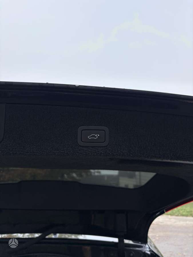 Volvo V70 2011 — photo 18