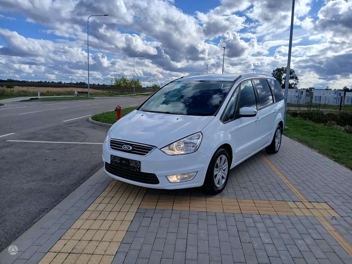 Ford Galaxy 2013 — photo 10