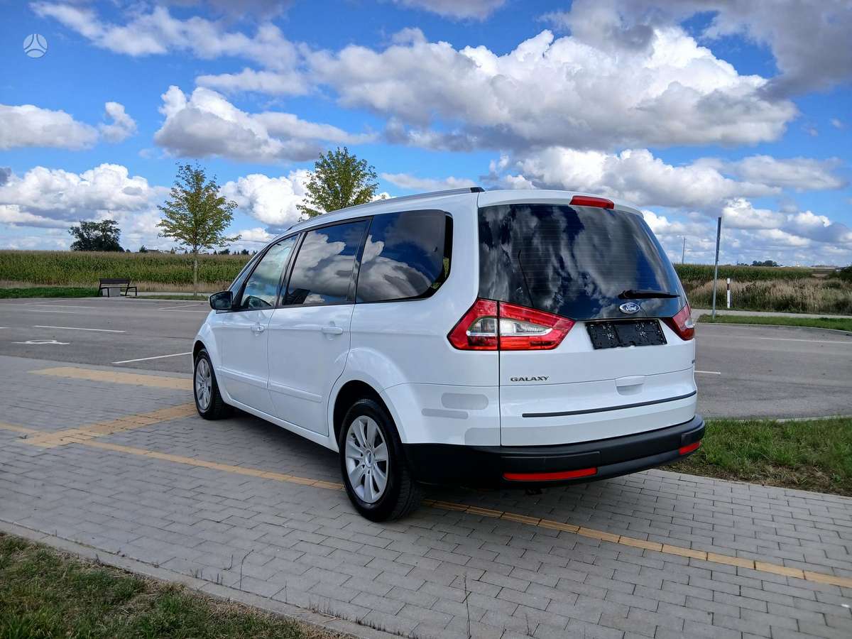 Ford Galaxy 2013 — photo 11
