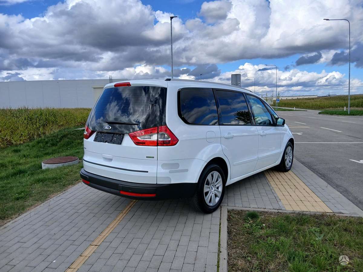 Ford Galaxy 2013 — photo 12