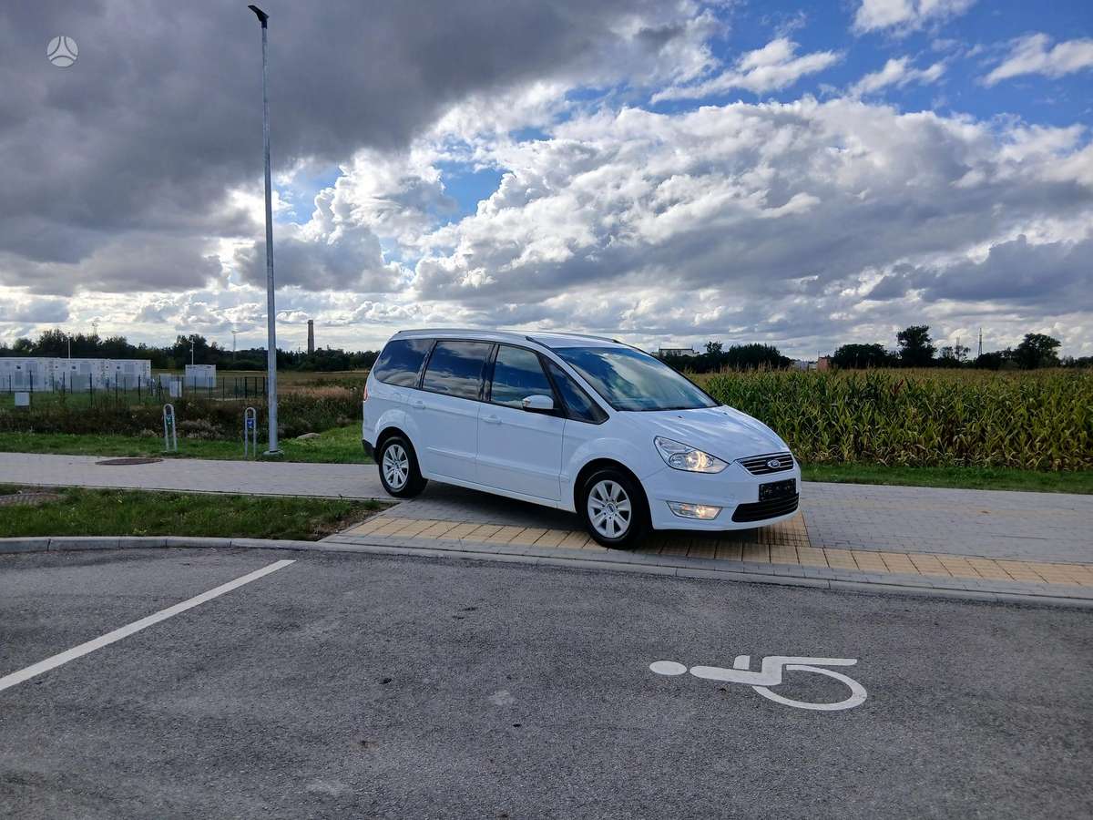 Ford Galaxy 2013 — photo 13