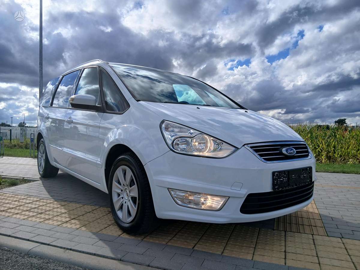Ford Galaxy 2013 — photo 18