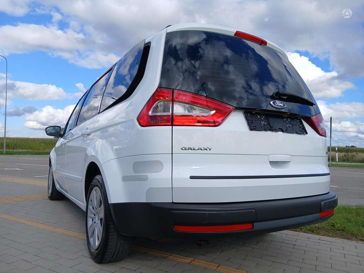 Ford Galaxy 2013 — photo 19