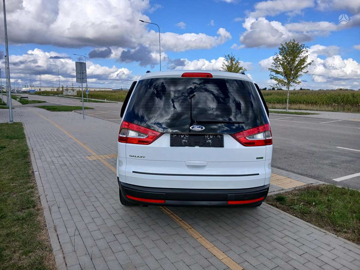 Ford Galaxy 2013 — photo 21
